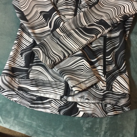 Scrub jacket. - Picture 3 of 3